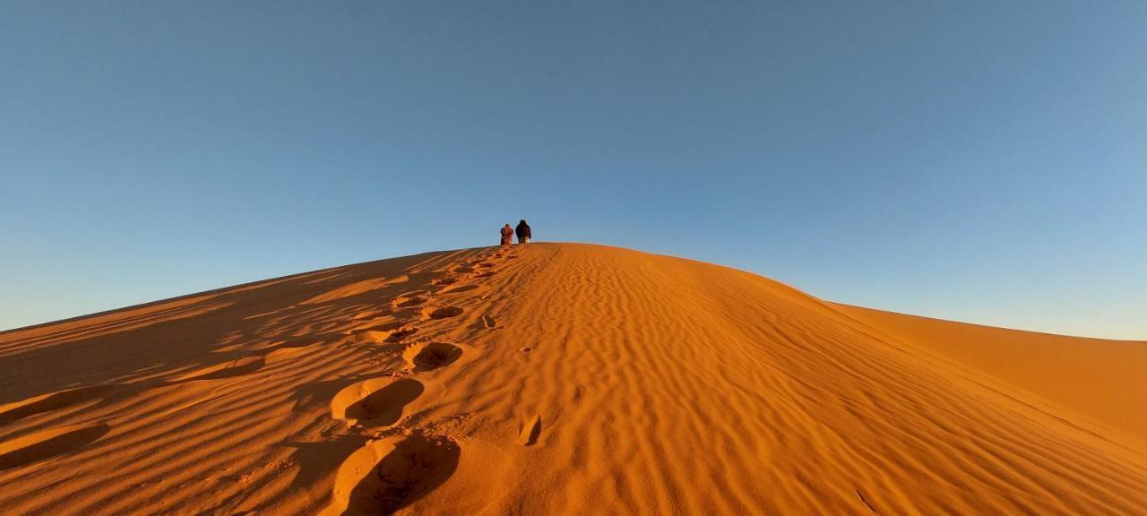 Tafouyte Luxury Camp Hotel Merzouga Bagian luar foto