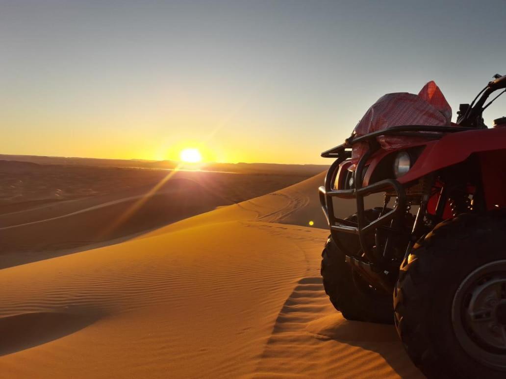 Tafouyte Luxury Camp Hotel Merzouga Bagian luar foto