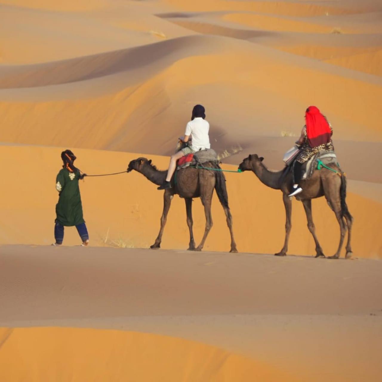 Tafouyte Luxury Camp Hotel Merzouga Bagian luar foto
